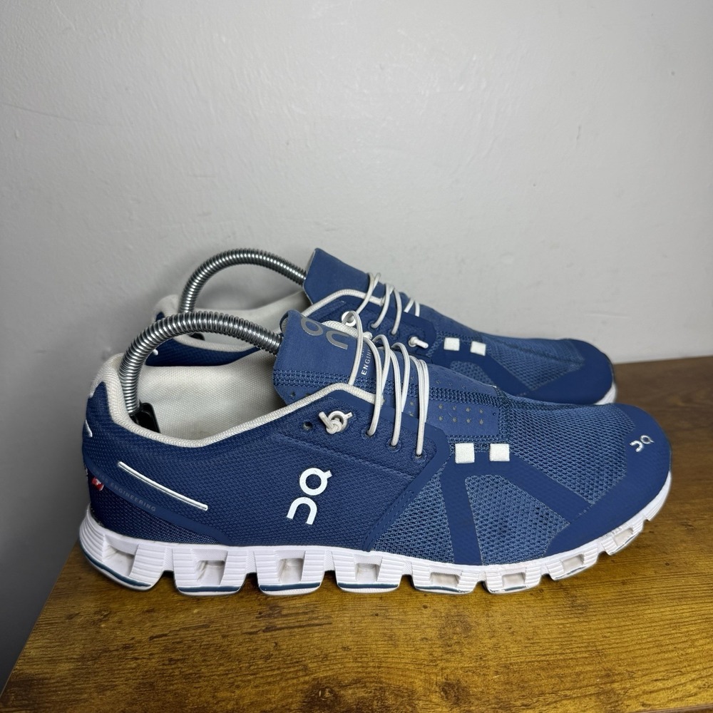 On Cloud 5 Running Shoes Women's Size 10 Blue
